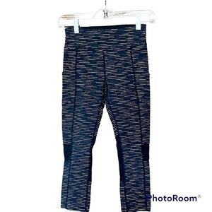 Calvin Klein Performance Leggings ladies size XS, mesh on legs.